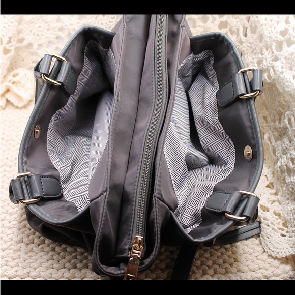 Beautiful Nylon Handbag - Picture 3 of 5